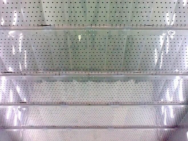 Pralna komora. Dovod zraka skozi strop iz nerjavnega jekla.